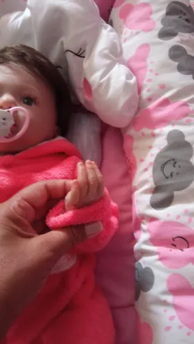 BEBÊ REBORN TODA EM SILICONE SOLIDO...PESO E TAMNAHO DE UM BEBE REAL..MAMA E FAZ XIXI