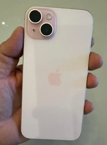 iPhone 15 Plus Rosa praticamente novo (leia a descrição)