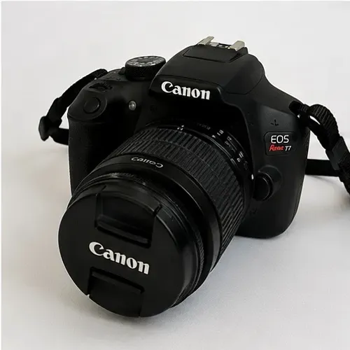 Canon T7