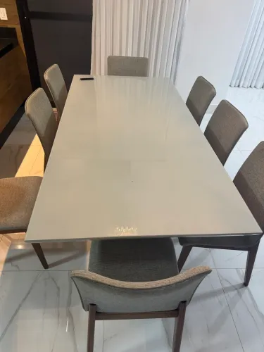 Mesa de jantar + 8 cadeiras