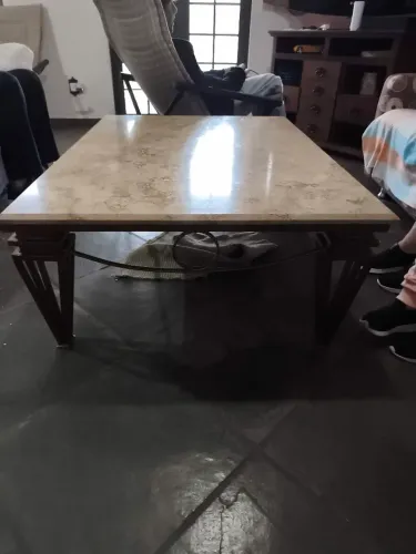 Mesa de centro de mármore