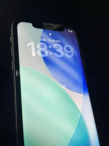 ? iPhone 11 128GB - Ótimo funcionamento, original Apple.