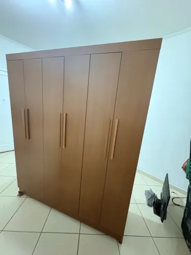 Guarda-roupa 6 portas