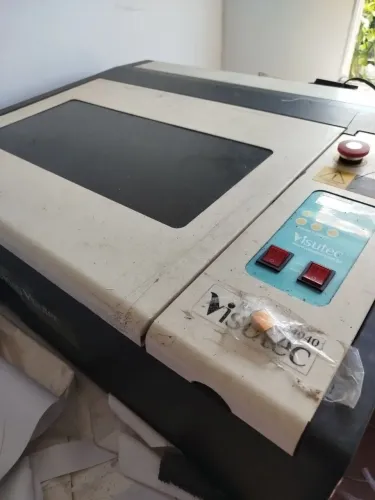 Máquina corte laser mesa