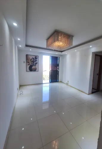 Ótimo Apartamento na Vila da Penha com 2 quartos, varandão e vista livre!
