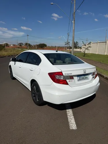 Honda Civic Sedan LXR 2.0 Flexone 16V Aut. 4P 2014