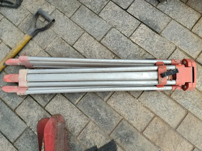 Tripé para Laser
