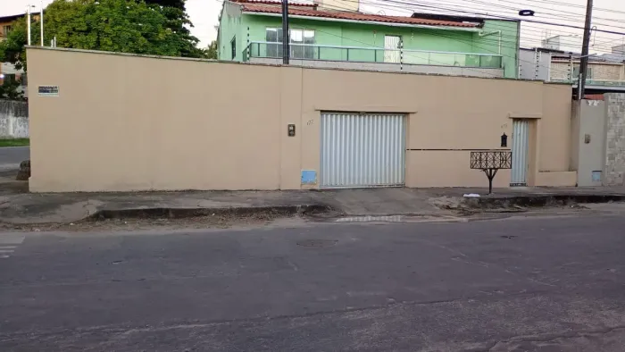 Repasso ou vendo com 251 metros quadrados com 3 quartos em Cajazeiras - Fortaleza - CE
