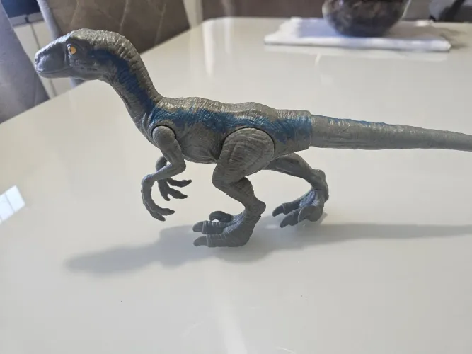 Velociraptor Blue Jurassic World Mattel - Articulada