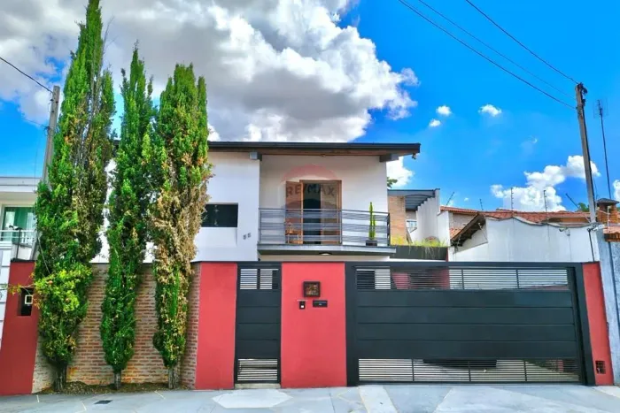 Casa à Venda no Jardim Embaixador 4 Quartos, Suíte, Piscina Privativa e 340 m² em Sorocab