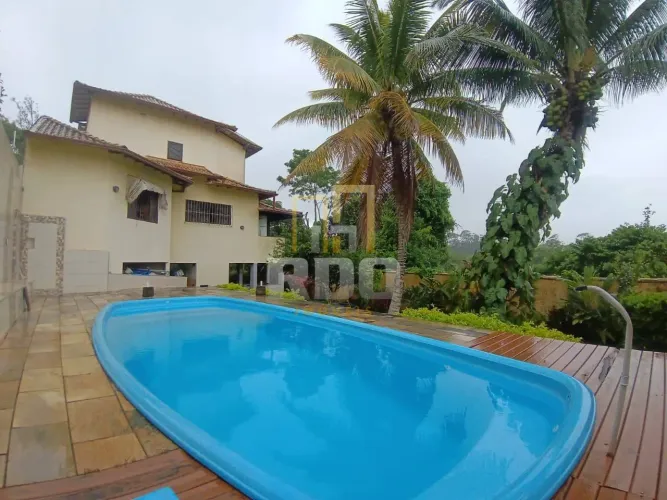 Triplex com 2 quartos no Colinas, piscina é área gourmet!