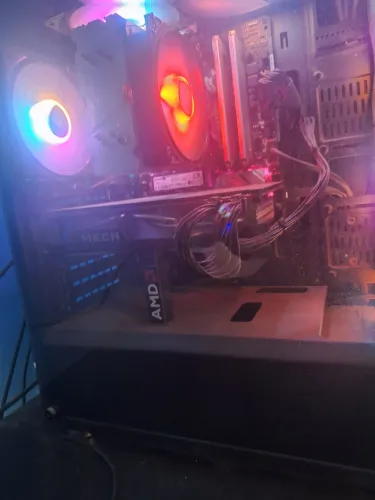 PC GAMER - Ryzen 5 5600 + RX 6750 XT + 32GB RAM