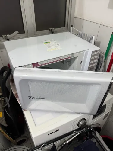 Microondas Eletrolux 23L 