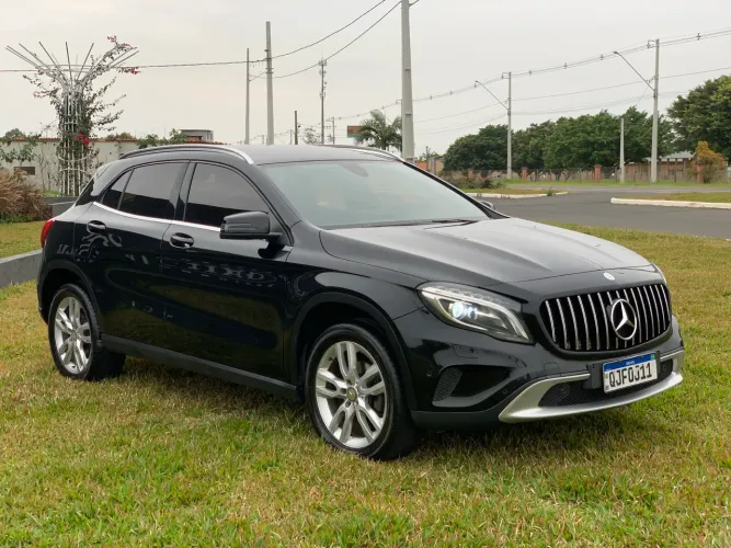 Mercedes-Benz GLA 200 Adv. 1.6/1.6 TB 16V Flex Aut. 2016