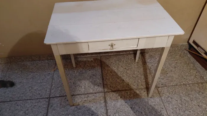Mesa madeira pura antiga.80 X 54 cm