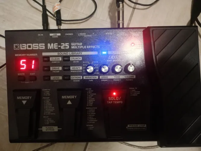 Pedaleira ME-25 BOSS