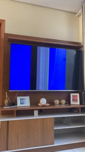 Vende-se televisão com defeito