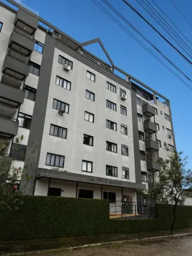 Apartamento para aluguel possui 96 m² com 3 quartos em Liberdade - Resende - RJ