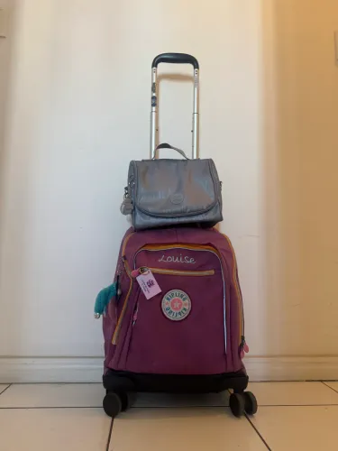 Mochila  de rodinhas e lancheira originais  kinplig