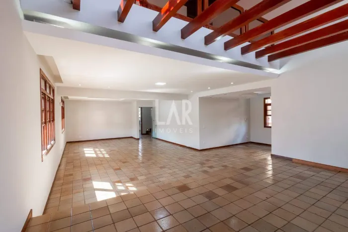 Casa à venda, 8 quartos, 1 suíte, 6 vagas, Santa Tereza - Belo Horizonte/MG