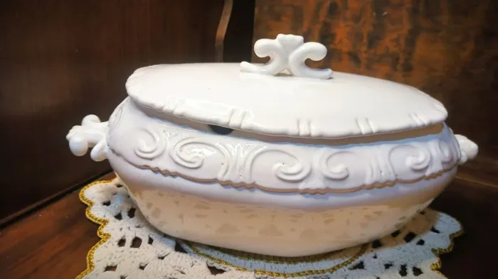 Sopeira Grande Colonial 5L Branca Cerâmica Scalla Vintage Clássica