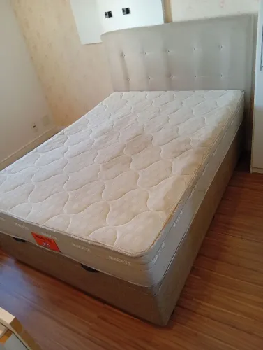 Cama de casal com box baú e cabeceira inclusa