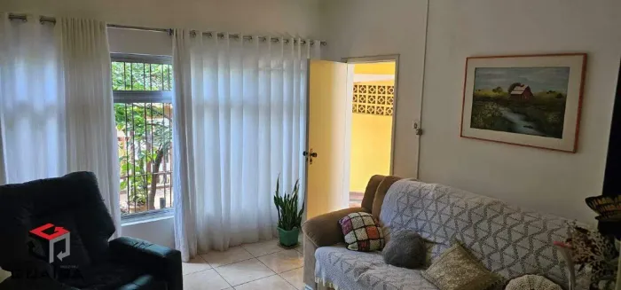 Casa com sobrado nos fundos à venda no bairro Assunção, em São Bernardo do Campo, com ampl