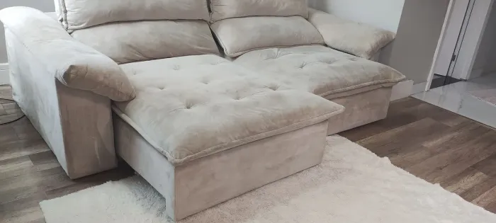 Sofá moderno retrátil e reclinável