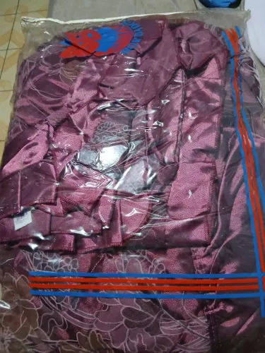 Colcha de cetim 2 fronha e 2 almofadas
