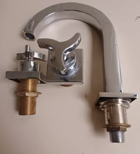 Torneira Misturador para Pia de Banheiro com Bica Média Cromada Paty Sensea
