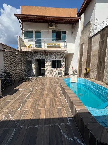 Casa com piscina no Nova Vila Bretas