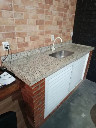 Pia de mármore 1,9 x 0,63 m em perfeito estado