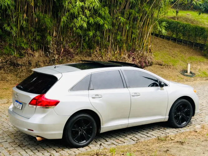 Toyota Venza 3.5 AWD V6 24V Gasolina 4P Automático 2011