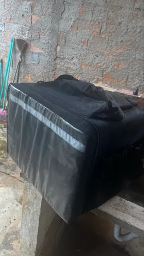 Mala da adidas pra viajem