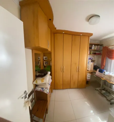 Vendo Guarda Roupa
