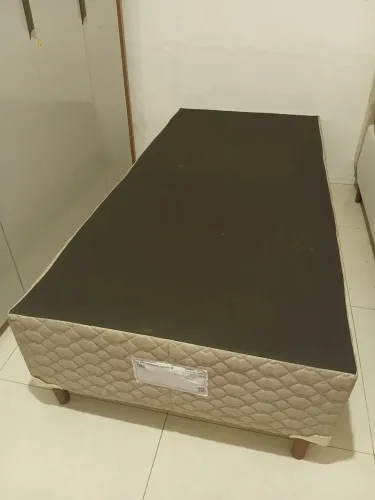 Vendo 2 Bases de Cama box Solteiro. Somente as bases.