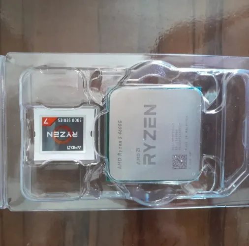 Processador Ryzen 5 4600g + Cooler ( Caixa do Ryzen 7 ) pouco tempo de uso.