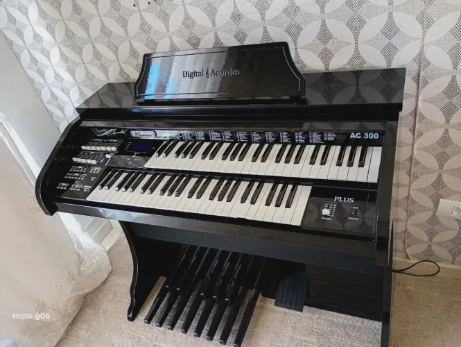 Órgão eletrônico Digital & Acordes ac300 plus preto 127/220vts