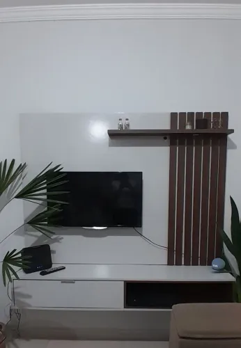 Painel de TV - Usado em ótimo estado
