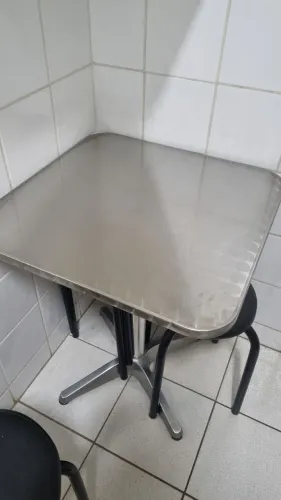 Mesa Inox Tok&Stok 60x60 + 4 Bancos Estofados (Compacto/Lindo)