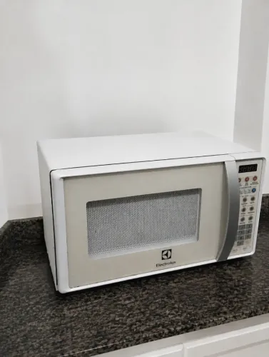 Microondas Electrolux 20 Litros 127V - Testado e Funcionando
