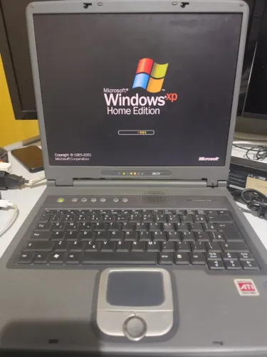 Notebook antigo Acer Travelmate