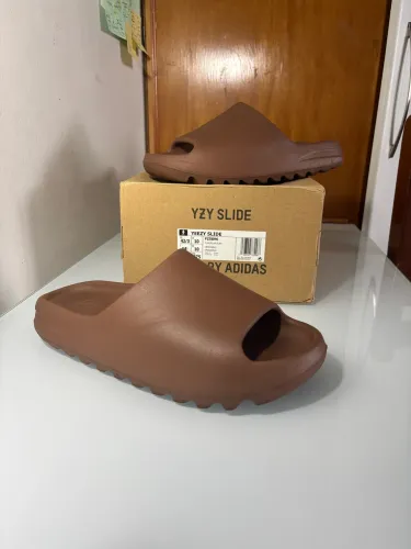 Adidas Yeezy slide 