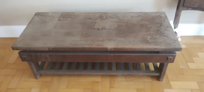 Mesa de centro em Imbuia Maciça