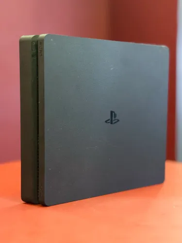 PlayStation 4 Slim 1TB - Semi novo 