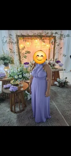 Vestido multiformas tom lavanda nunca usado, foto tirado de uma modelo para identificar.