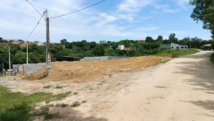Vende-se Terreno no Condomínio de Chácaras Estância Pantanal II - Ótimo preço