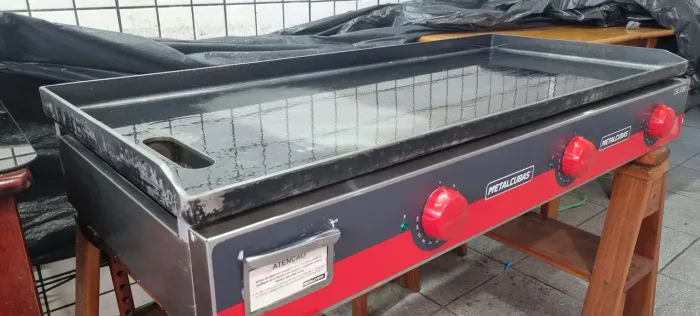 Chapa Elétrica 220 V. - 8.100 W