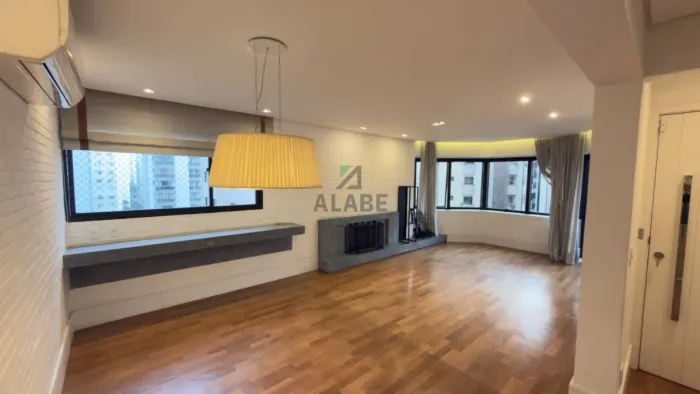 Apartamento para venda em Moema com 4 quartos, sendo 2 suítes, 141m²