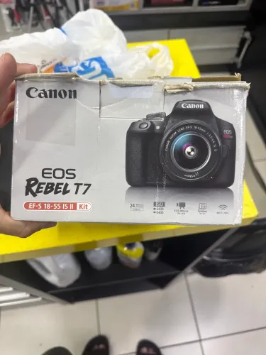 Canon eos rebel t7